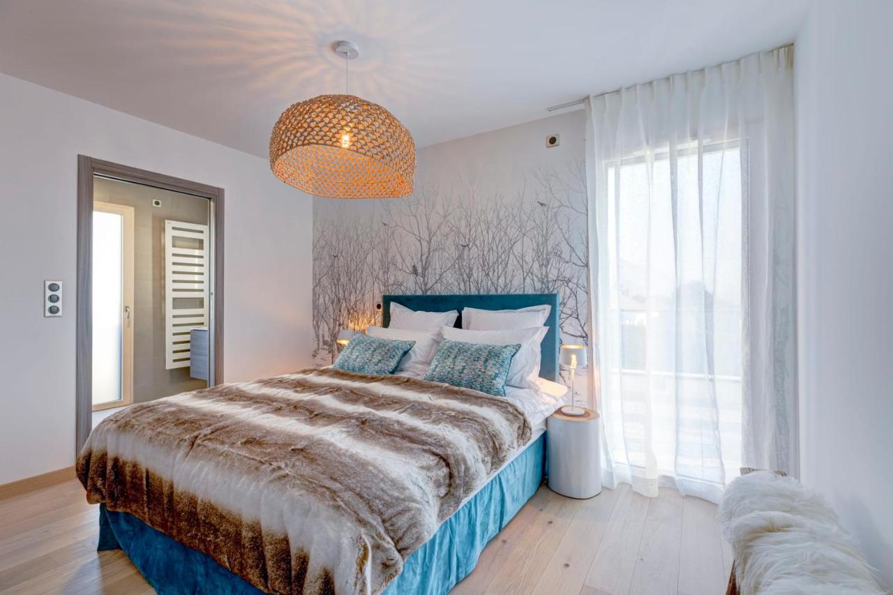 Serenity - 3 Bedroom Top Floor Apartment Parking & Lake View Terrace Annecy Luaran gambar